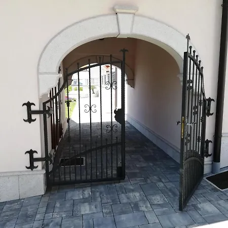 Apartma Prenocisca Iris