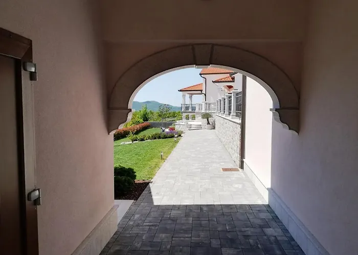 Prenocisca Iris Sežana